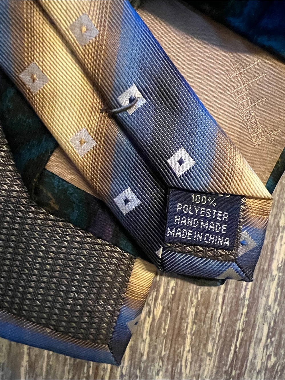 5 Men's Blue & Teal Patterned Necktie Collection ASSORTED PATTERNS AND BRANDS. - Picture 6 of 11